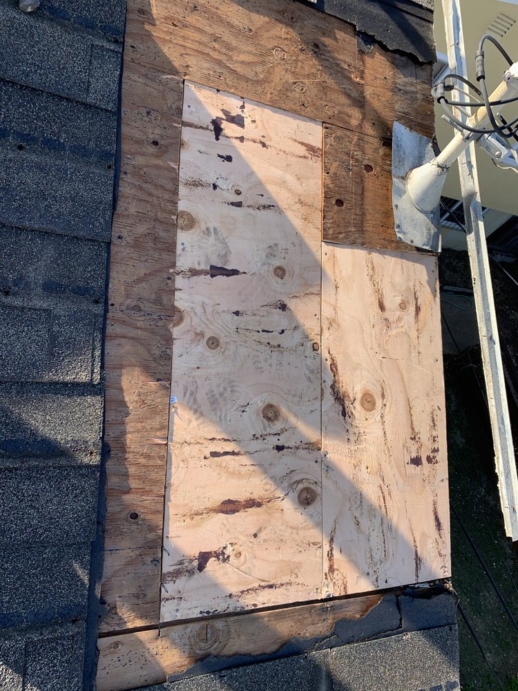 Slide of Rolando Chitiquez