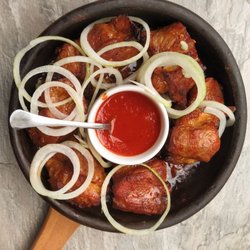 Ocneba - Schweinestücke .it Tomatensoße