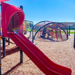 Geneva Park - Slides and climbing structure