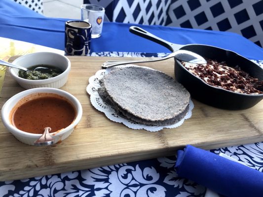 DC Corazon Fonda & Tequileria by null