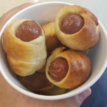 Auntie Anne's - Pretzel Mini Dogs - Bakeries Near Me - Mississauga, Ontario Auntie Anne's - Pretzel Mini Dogs - Bakeries Near Me - Mississauga, Ontario