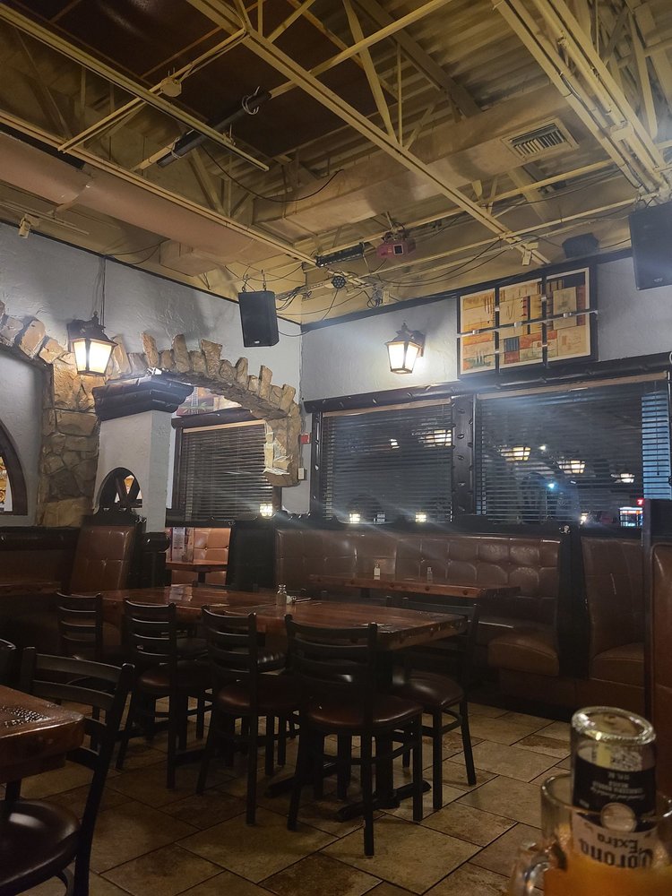 Plaza Azteca Mexican Restaurant · Newington