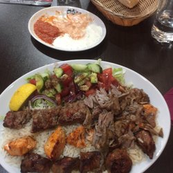 Istanbul Turkish BBQ - Lovely mixed shish & donna with rice & salad. Yummy!!
