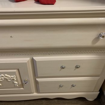 Seasons Belleair Memory Care - Handles that were missing from drawers and told to administration (over 4 of them) and yet upon return two weeks later, still not repaired. - Assisted Living Facilities Near Me - Clearwater, Florida Seasons Belleair Memory Care - Handles that were missing from drawers and told to administration (over 4 of them) and yet upon return two weeks later, still not repaired. - Assisted Living Facilities Near Me - Clearwater, Florida