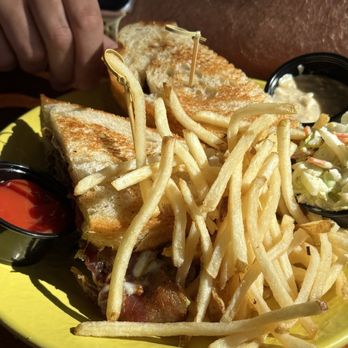 Badfins Food + Brew - New American Near Me - Clearwater, Florida