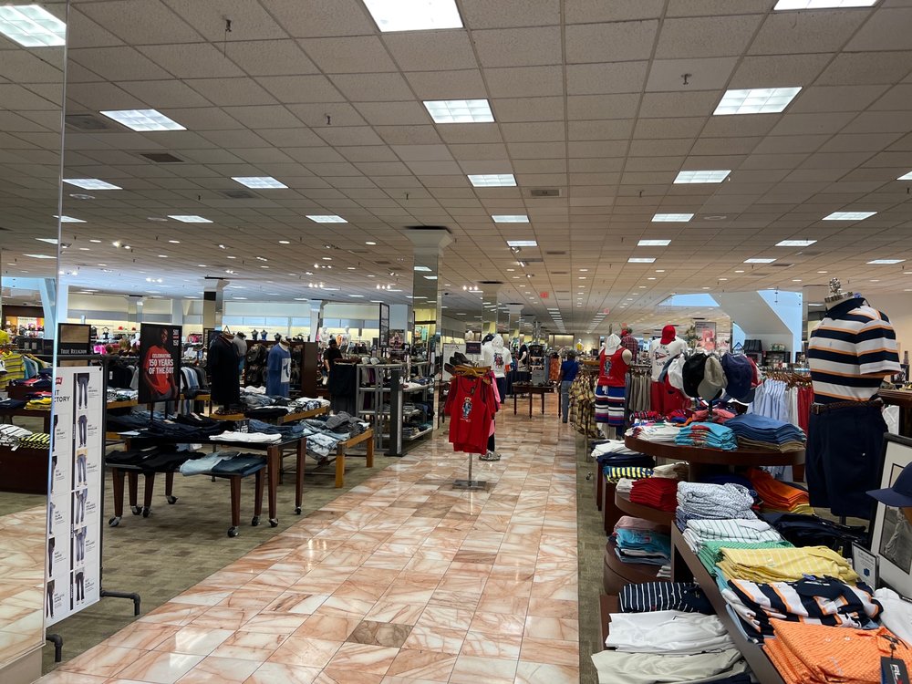 DILLARD’S Updated August 2024 35 Photos & 10 Reviews 1910 Wells