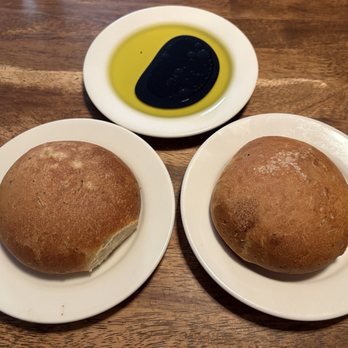 Primo's Restaurant, Bar & Catering - Complimentary bread - Italian Near Me - Yukon, Oklahoma Primo's Restaurant, Bar & Catering - Complimentary bread - Italian Near Me - Yukon, Oklahoma