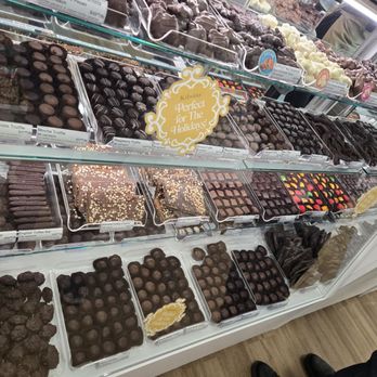 Kilwins Ice Cream - Chocolate - Fudge - And yet more chocolates - Candy Stores Near Me - Fishers, Indiana