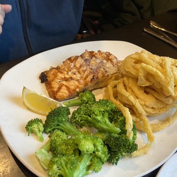 110 Grill - Salmon - New American Near Me - Saugus, Massachusetts
