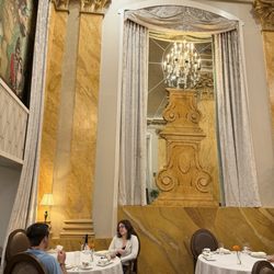 Chez Philippe - The beautiful room