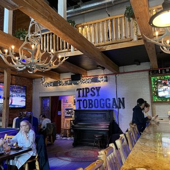 The Tipsy Toboggan - Inside - American Near Me - Fall River, Massachusetts