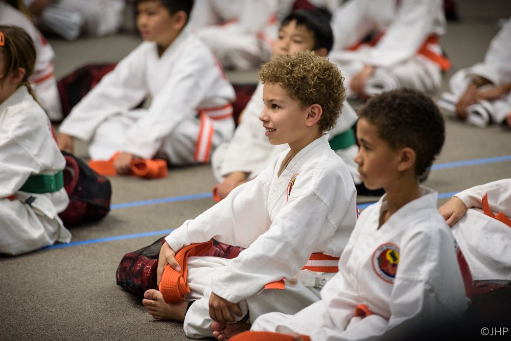 Manna's Martial Arts Logo