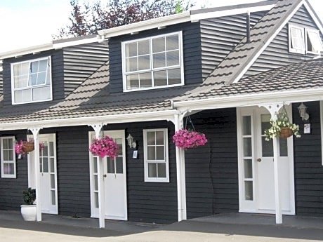 Cottage Mews Motel by null