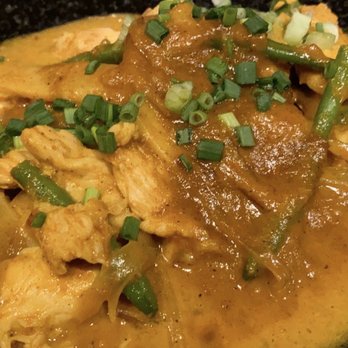 La Thaïlandaise - Yellow chicken curry - Thai Near Me - Paris, 75 La Thaïlandaise - Yellow chicken curry - Thai Near Me - Paris, 75