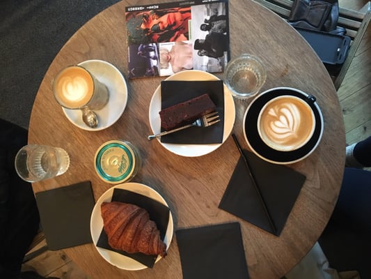 Flat White by null