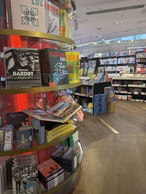 Le Drugstore by null