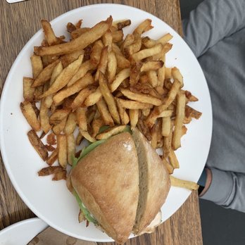 The Shanty - Chicken Sandwich - New American Near Me - Warwick, Rhode Island
