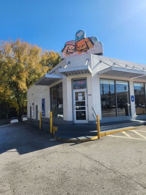 Fellini's Pizza by null