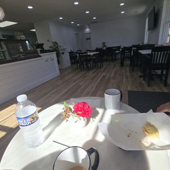 Fawn - Seating area - Bakeries Near Me - Reedville, Virginia