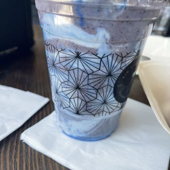 Big House Beans - Blueberry smoothie - Coffee & Tea Near Me - Brentwood, California