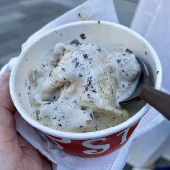 Salt & Straw - Coffee & Love Nuts - Ice Cream & Frozen Yogurt Near Me - Burlingame, California Salt & Straw - Coffee & Love Nuts - Ice Cream & Frozen Yogurt Near Me - Burlingame, California