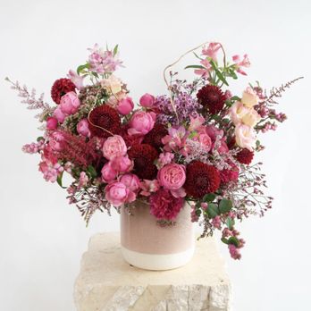 Designer Blooms - Nova Vase - Prestige - Florists Near Me Designer Blooms - Nova Vase - Prestige - Florists Near Me