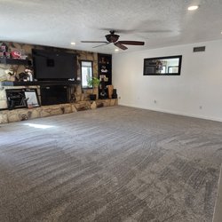 Elite Carpet & Tile - Living room after installation