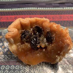 Rum raisin butter tart (lovely and gooey) Rum raisin butter tart (lovely and gooey)