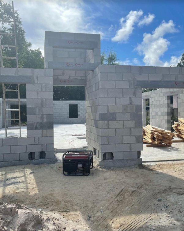 Slide of Mompie Construction Corp