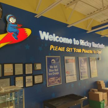 Ricky Rocket's Fuel Center - undefined - Car Wash Near Me - Hoffman Estates, Illinois