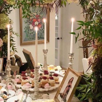 YA Cakes And Catering - Chocolate covered strawberries - Caterers Near Me