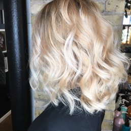 Super happy with the new cut and color with Kelsi. This was my first time to the salon. Will definitely be back!