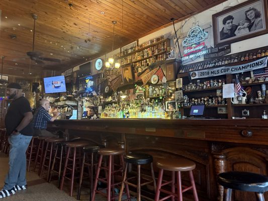 Manuel's Tavern by null