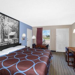 Super 8 by Wyndham Whiteville - Guest room