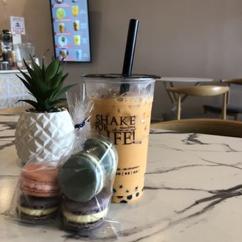 Ding Tea Orlando - Thai milk tea and macarons (rose lychee, ear grey, lavender honey, crème brûlée) - Bubble Tea Near Me - Orlando, Florida Ding Tea Orlando - Thai milk tea and macarons (rose lychee, ear grey, lavender honey, crème brûlée) - Bubble Tea Near Me - Orlando, Florida