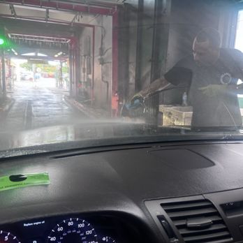 Las Brisas Hand Car Wash - Man destroying paint on car - Car Wash Near Me - Miami, Florida