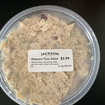 Jackson Market - Albacore Tuna Salad.  Dry and flavorless. - Grocery Near Me - Culver City, California