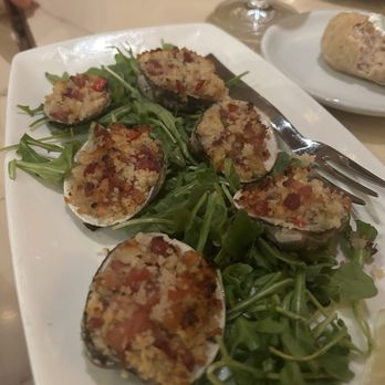 Odette's - Clams casino, great crust, small clams with limited flavor - Lounges Near Me - New Hope, Pennsylvania