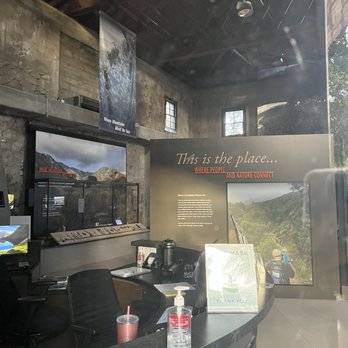 Deukmejian Wilderness Park - Interior of Nature center - Hiking Near Me - Glendale, California Deukmejian Wilderness Park - Interior of Nature center - Hiking Near Me - Glendale, California