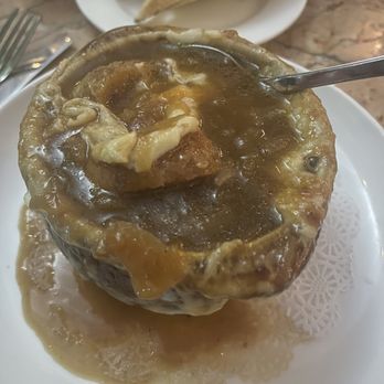Le Zoo - French onion soup - French Near Me - Miami Beach, Florida Le Zoo - French onion soup - French Near Me - Miami Beach, Florida