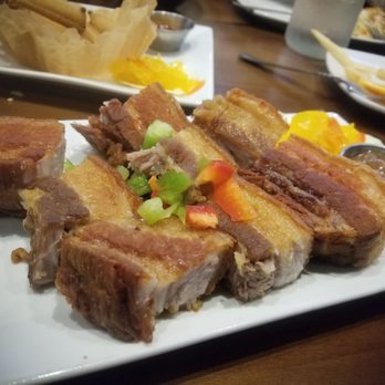Max's Restaurant - Seattle - Lechon kawali - Filipino Near Me - Tukwila, Washington