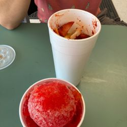 La Paletera - Snow cone and fruit cup