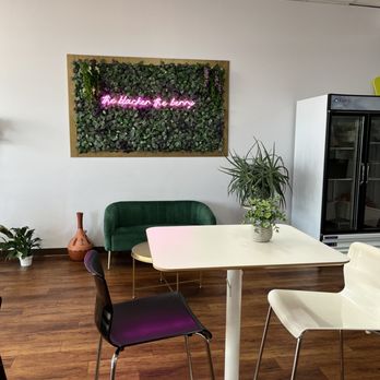 Berry Beet Juice Bar - Dining - Juice Bars & Smoothies Near Me - Phoenix, Arizona