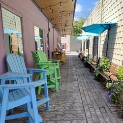 OC Foodie Tour - A lovely place to sit and eat ice cream
next to the Ice Cream Shop
