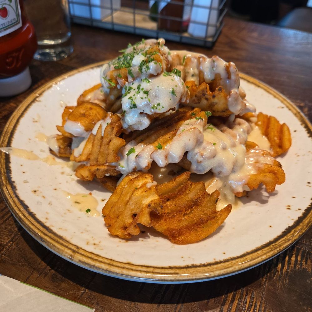 Henry's Tavern - Gorgonzola fries - Breakfast & Brunch Near Me - Portland, Oregon Henry's Tavern - Gorgonzola fries - Breakfast & Brunch Near Me - Portland, Oregon