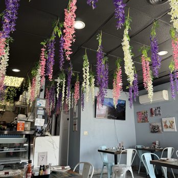 Deniz Mediterranean Cuisine - Cute hanging garden decor - Breakfast & Brunch Near Me - Pittsburgh, Pennsylvania