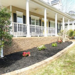 Athena's Lawn Care - Mulch application (After)