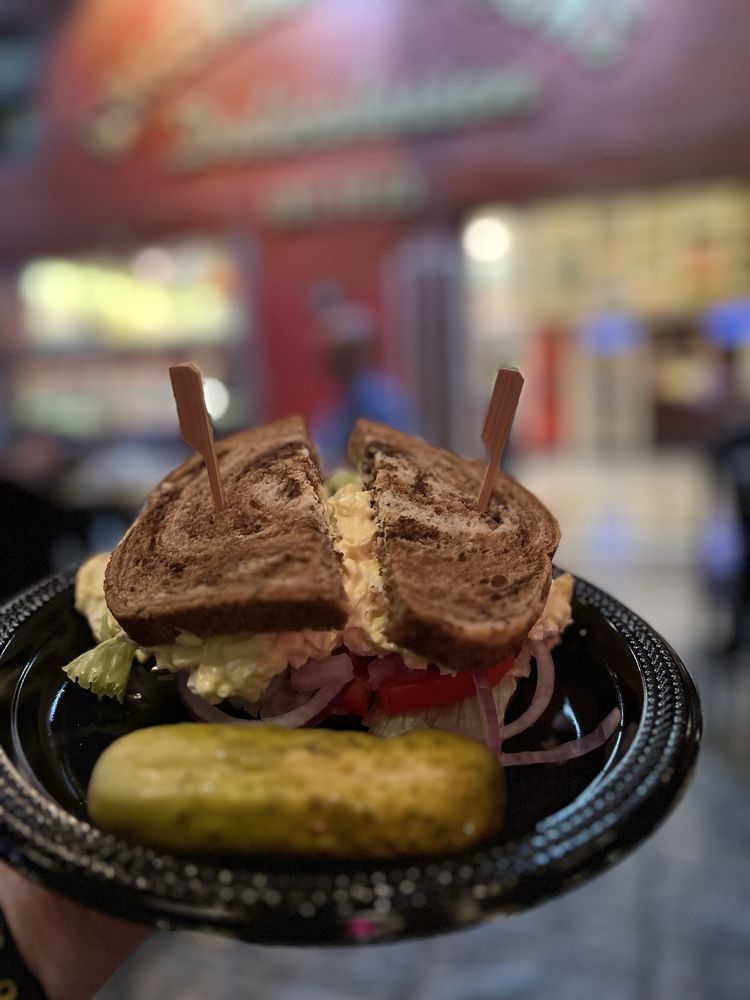 Greenberg’s Deli - Photo 3