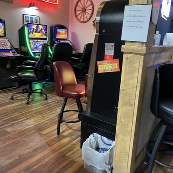 Silvertip Restaurant Bar and Casino - Bars Near Me - Belfry, Montana