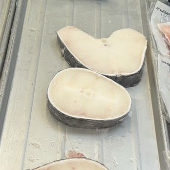 Wing Hing Seafood Market - Underwater sounds with the sea bass - Seafood Markets Near Me - San Francisco, California